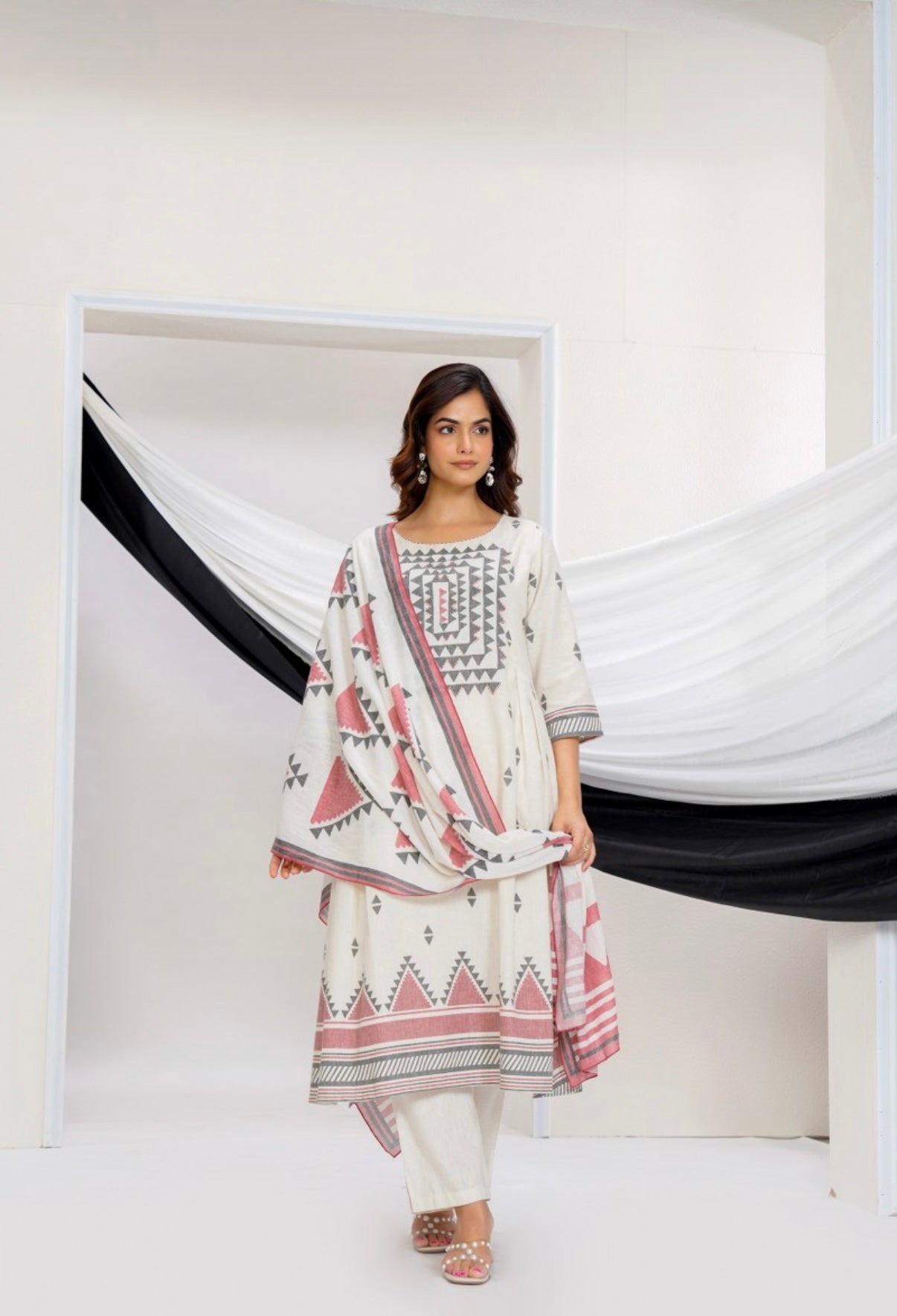 Aarohi Geo Print Kurta Set With Duppata