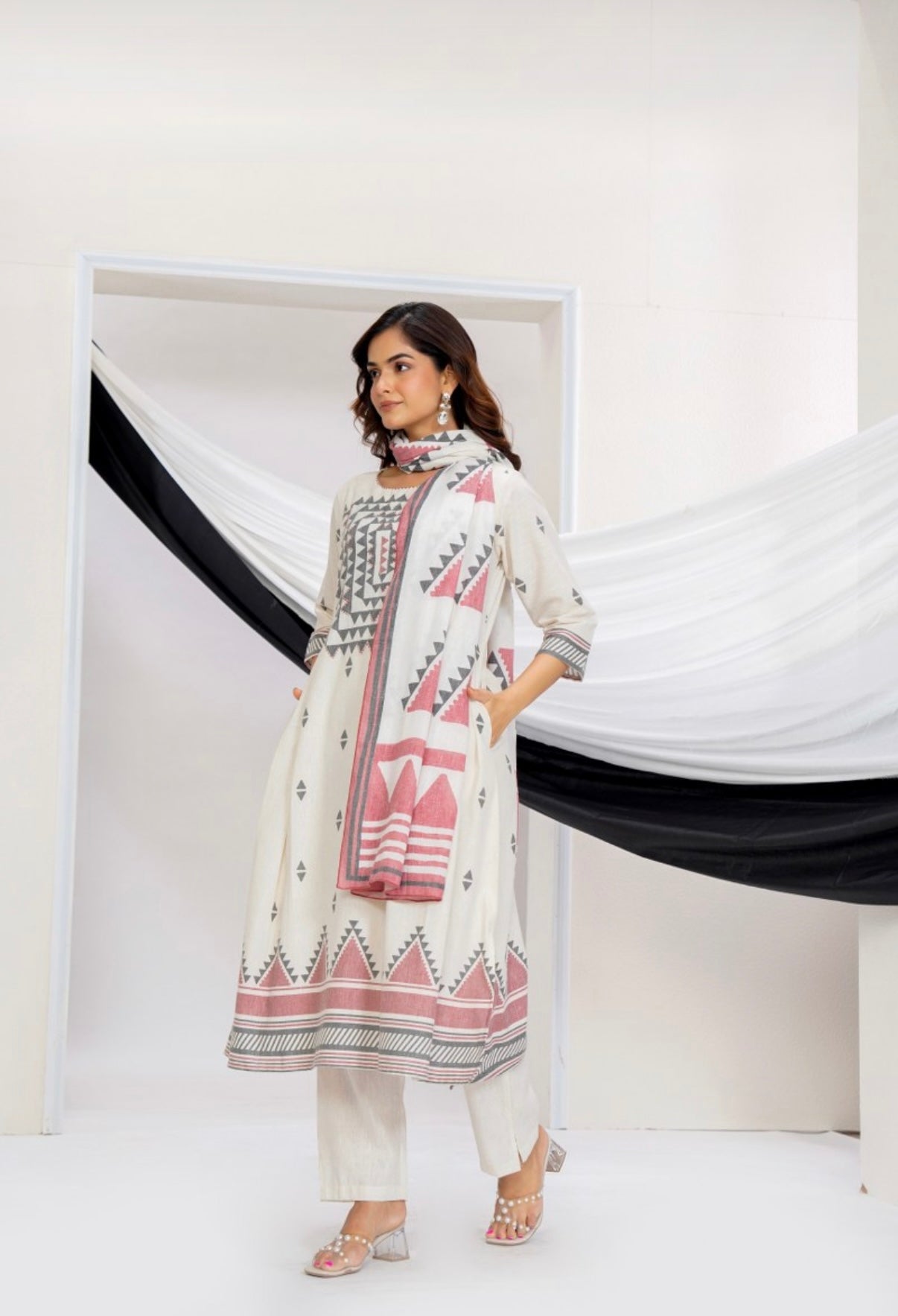 Aarohi Geo Print Kurta Set With Duppata