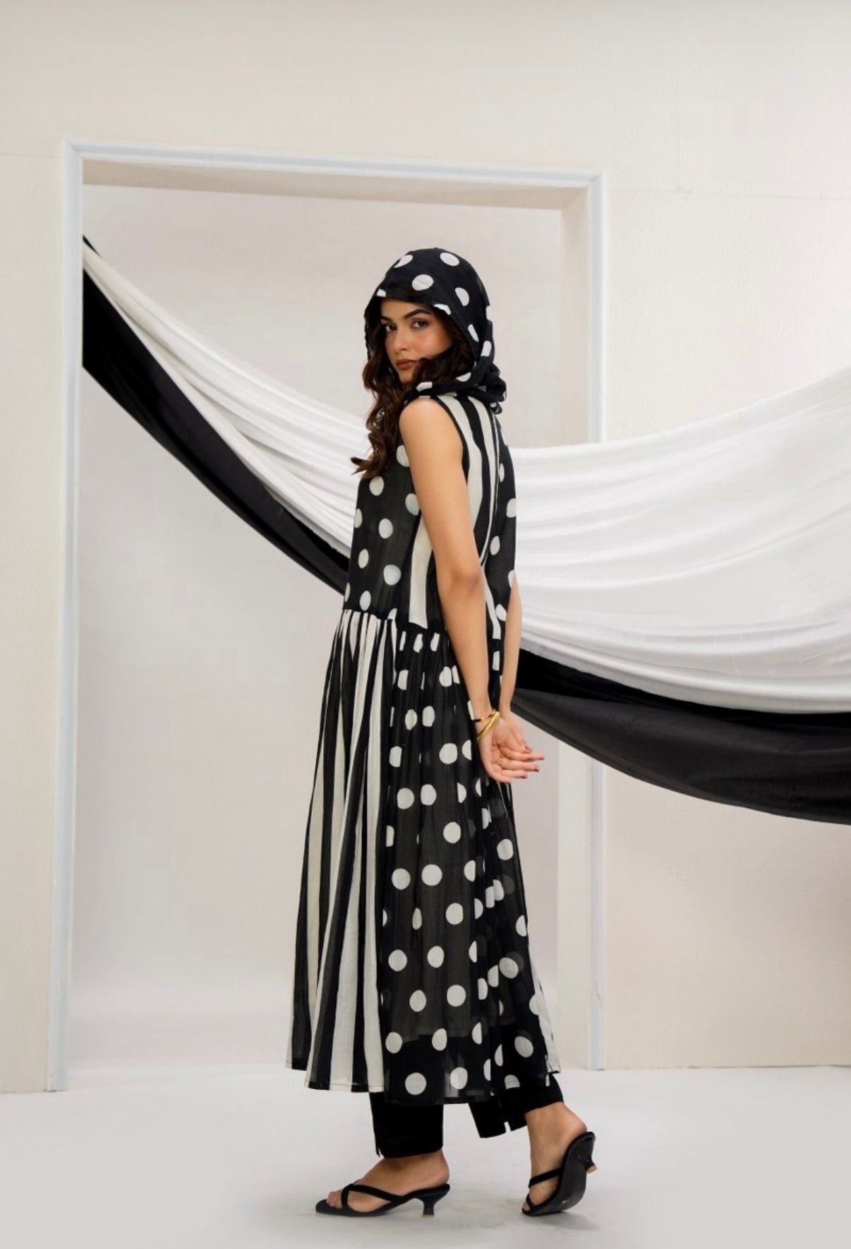 Timeless Black & White Beauty – Dots & Stripes Mal Cotton Kurta Set