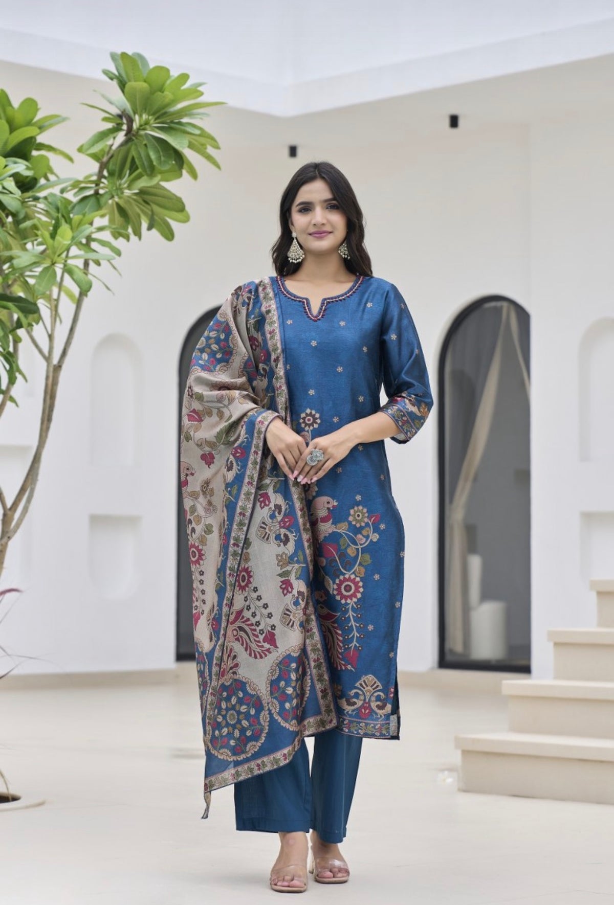 Royal azure chronicles suit set