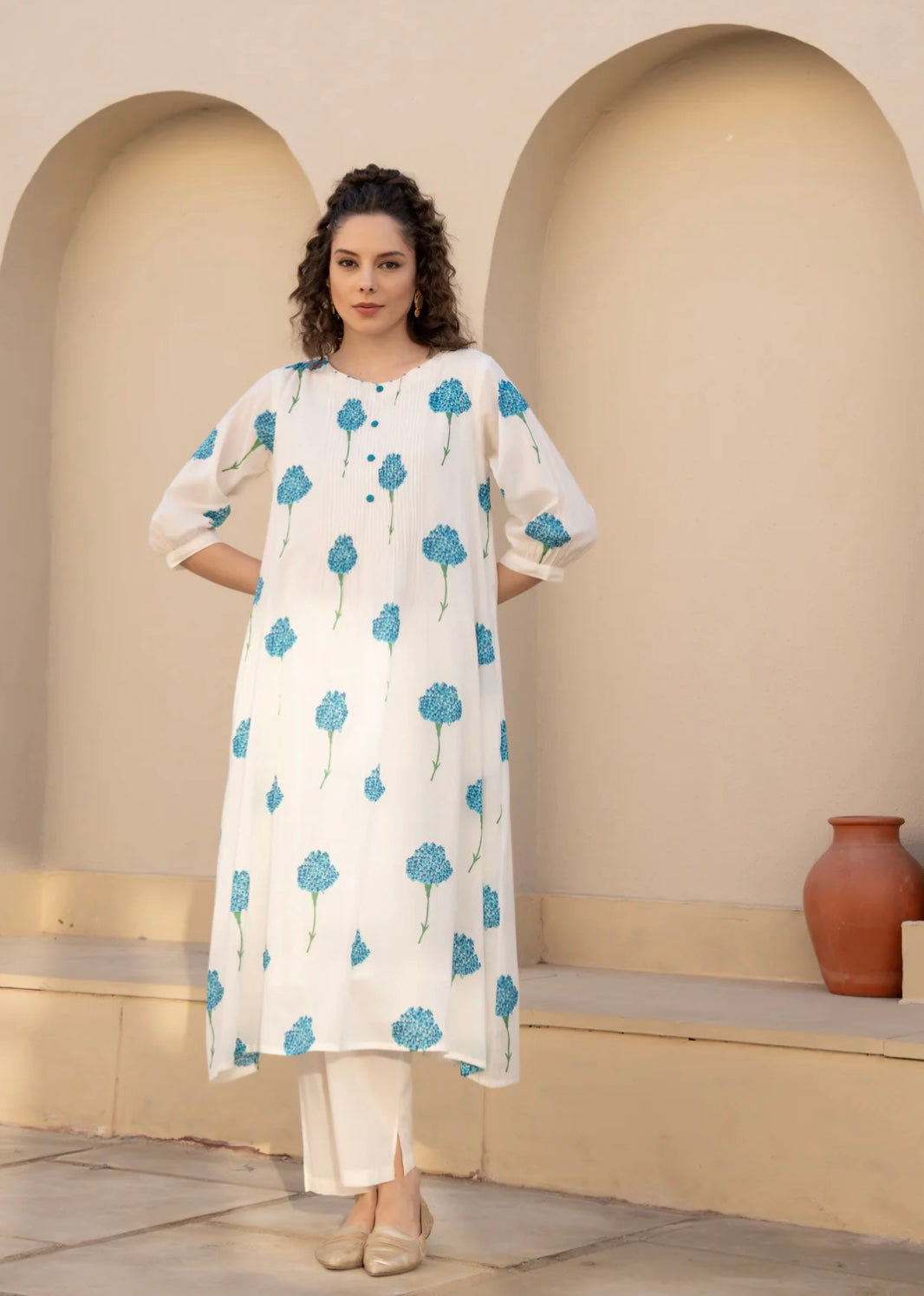 WHITE & BLUE FLORAL PRINTED COTTON CO-ORDS SET FOR WOMEN ELEGANT STRAIGHT KURTA WITH PANTS