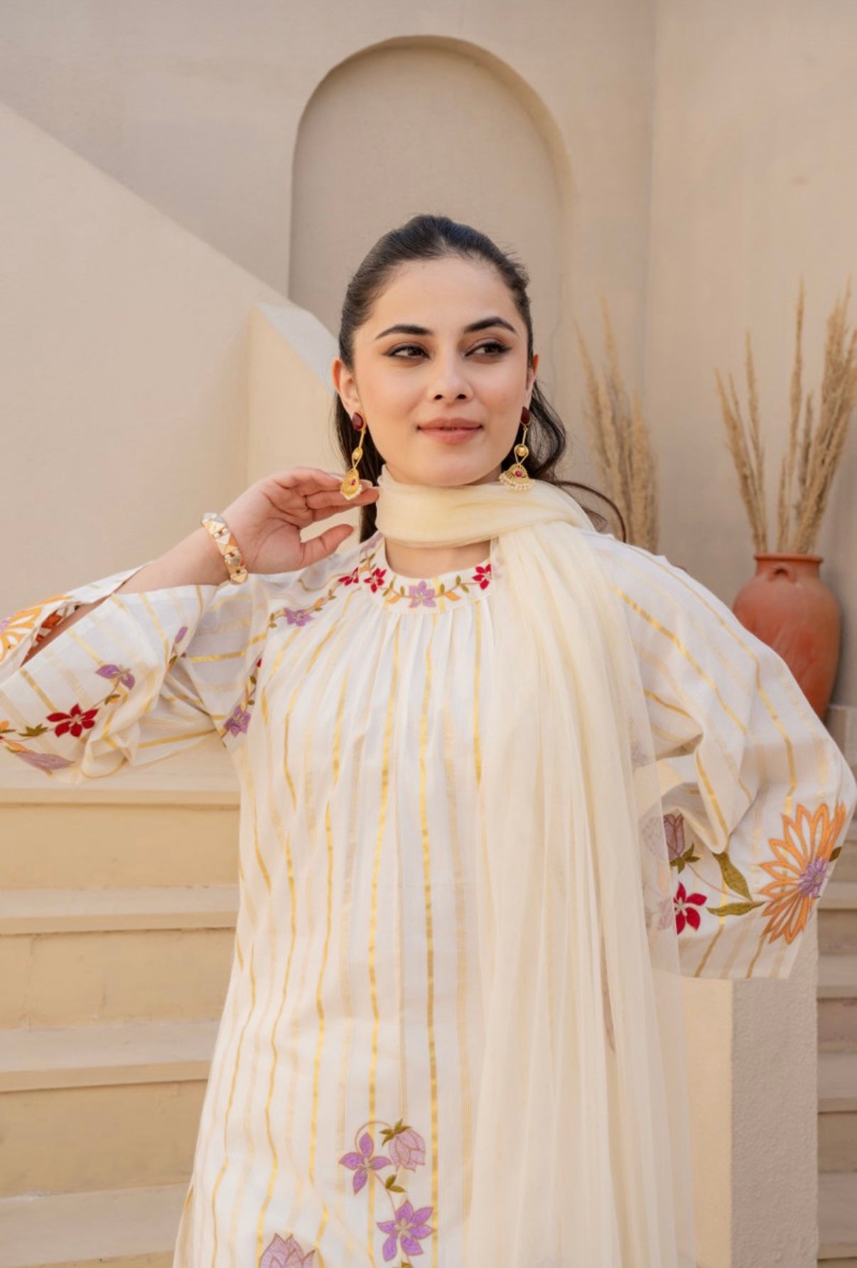 LAVANYA WHITE COTTON FLORAL EMBROIDERED SUIT SET