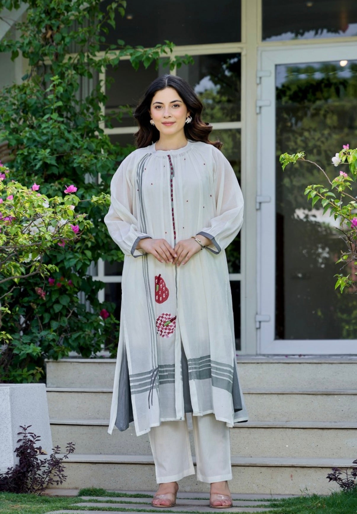 Elegant Off-White Bloom Mul Cotton Kurta Set
