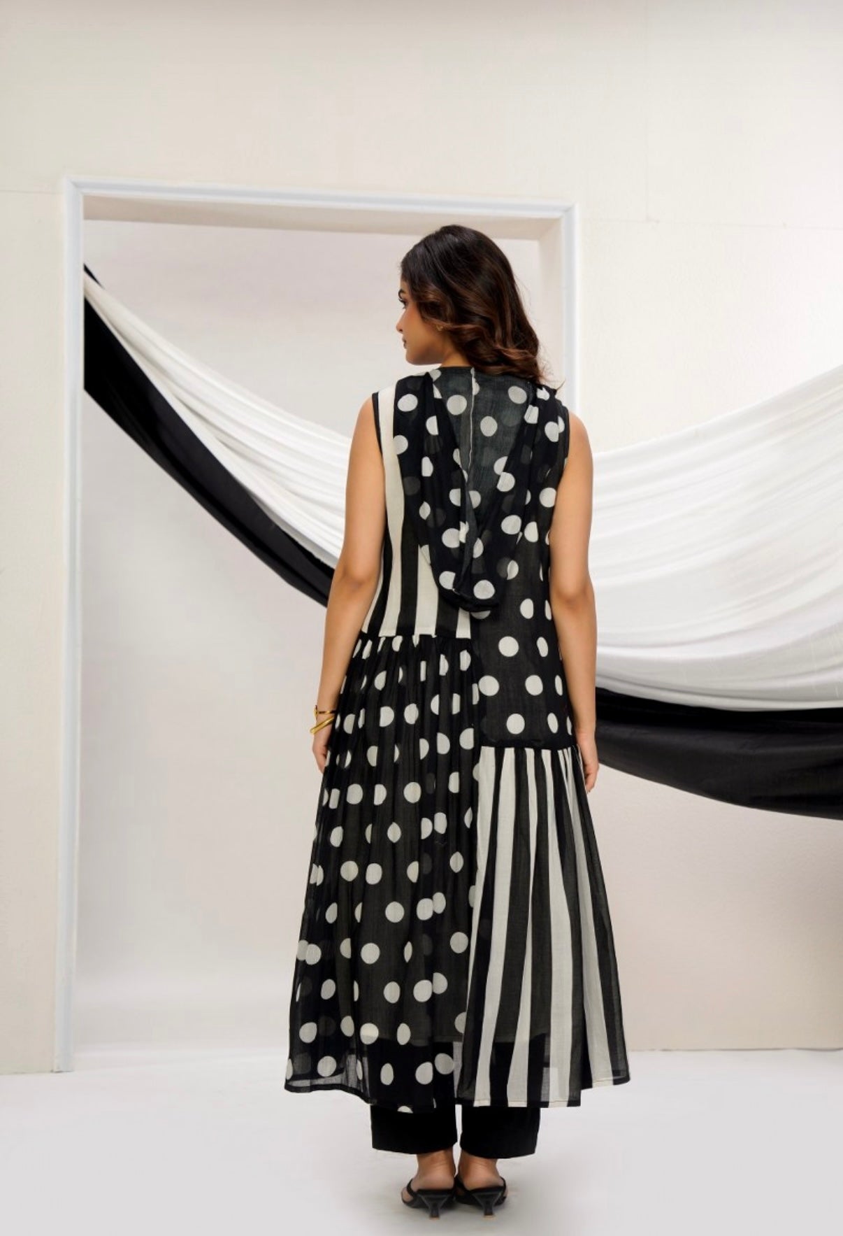 Timeless Black & White Beauty – Dots & Stripes Mal Cotton Kurta Set