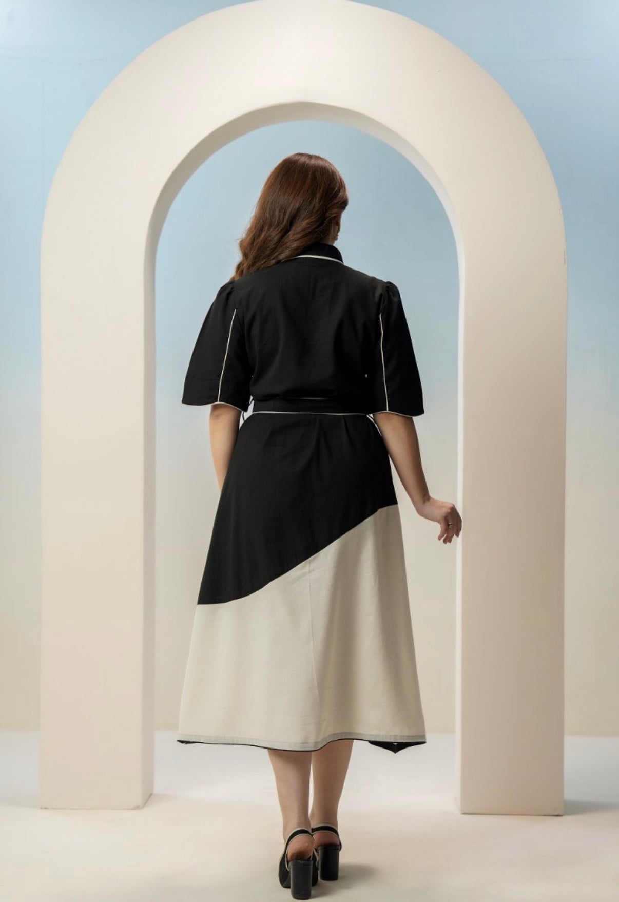 Aria Black & Ivory Modern Midi Dress