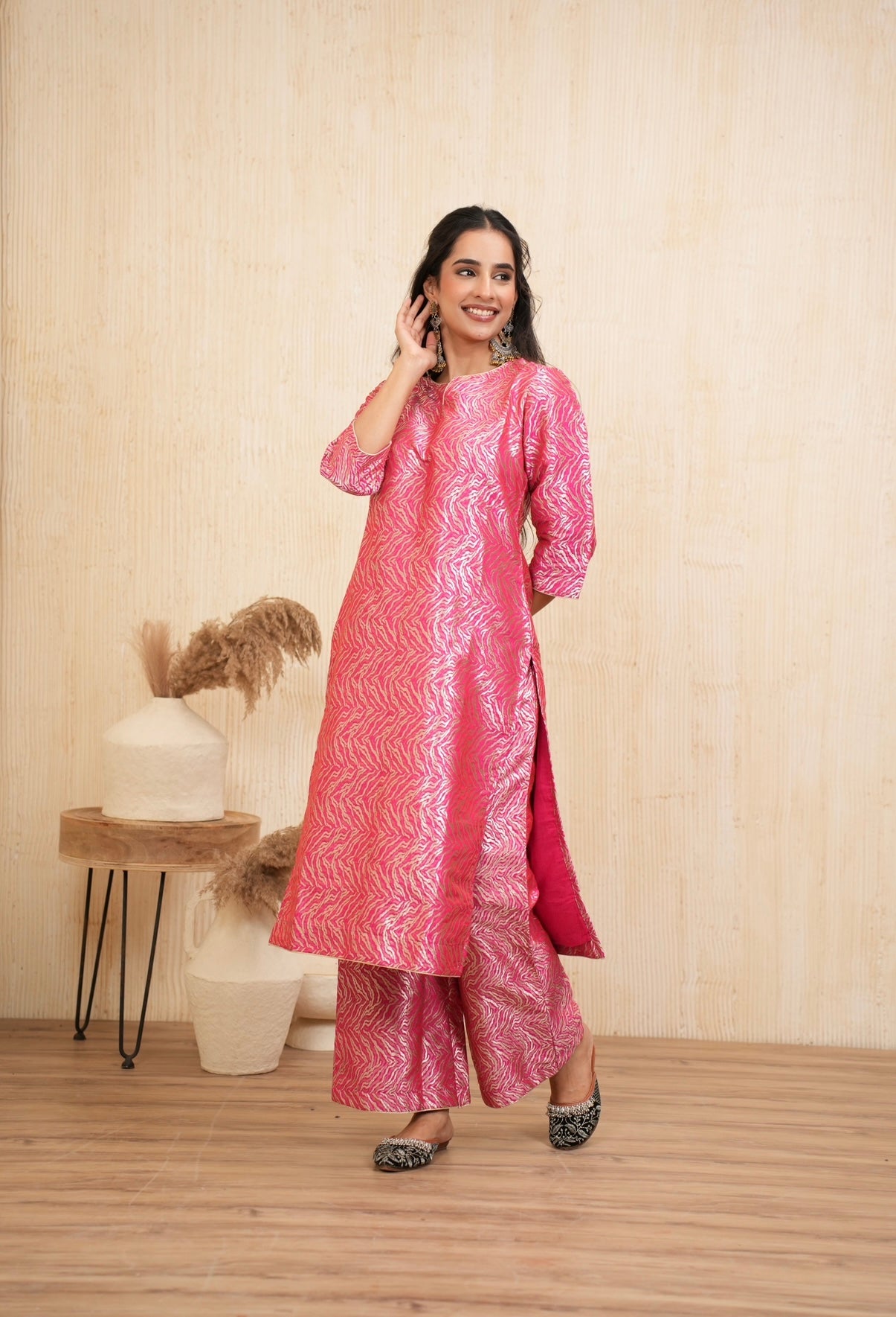 Pink Zari Glow Banarasi Kurta Set