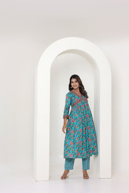 Aliya Cut in Blue floral print