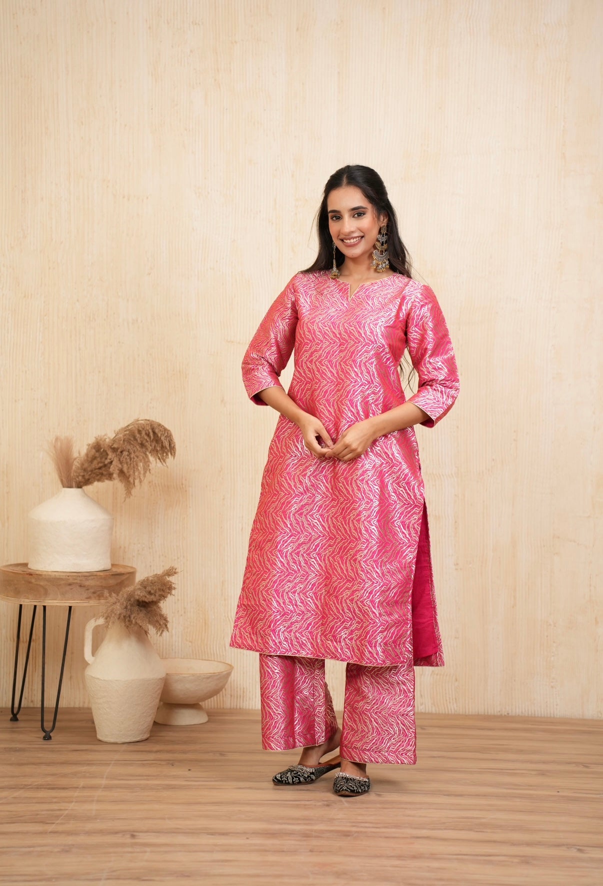 Pink Zari Glow Banarasi Kurta Set