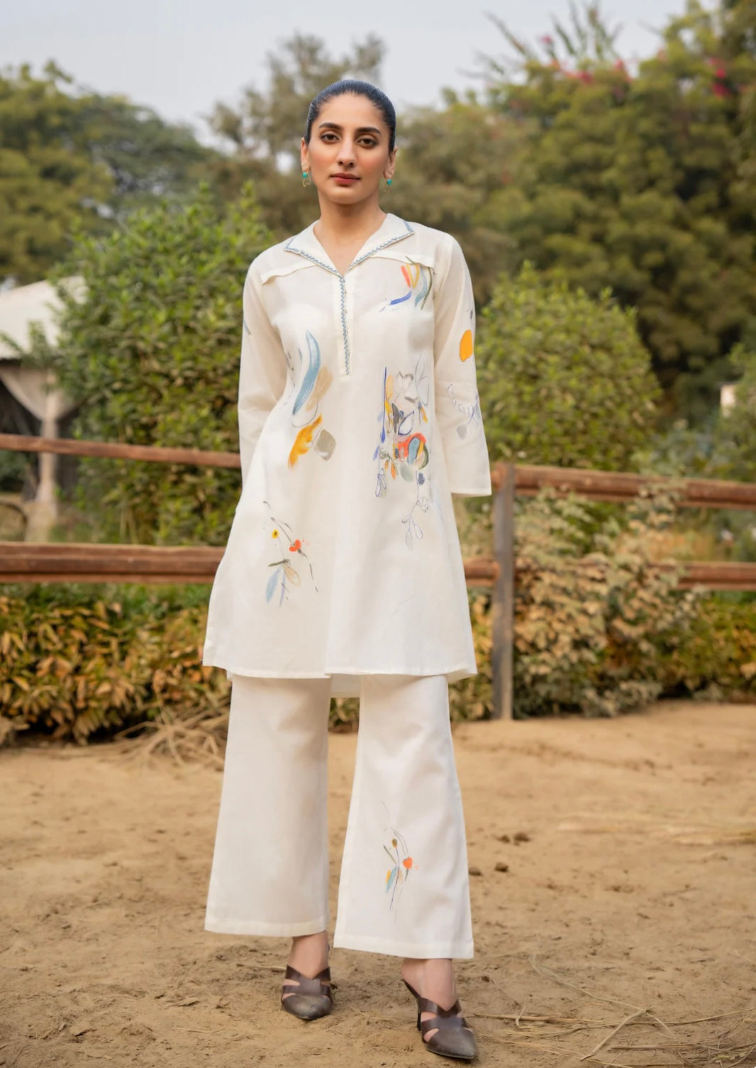 ELEGANT HAND-PAINTED COTTON CO-ORDS SET WHITE KURTA & WIDE-LEG PANTS