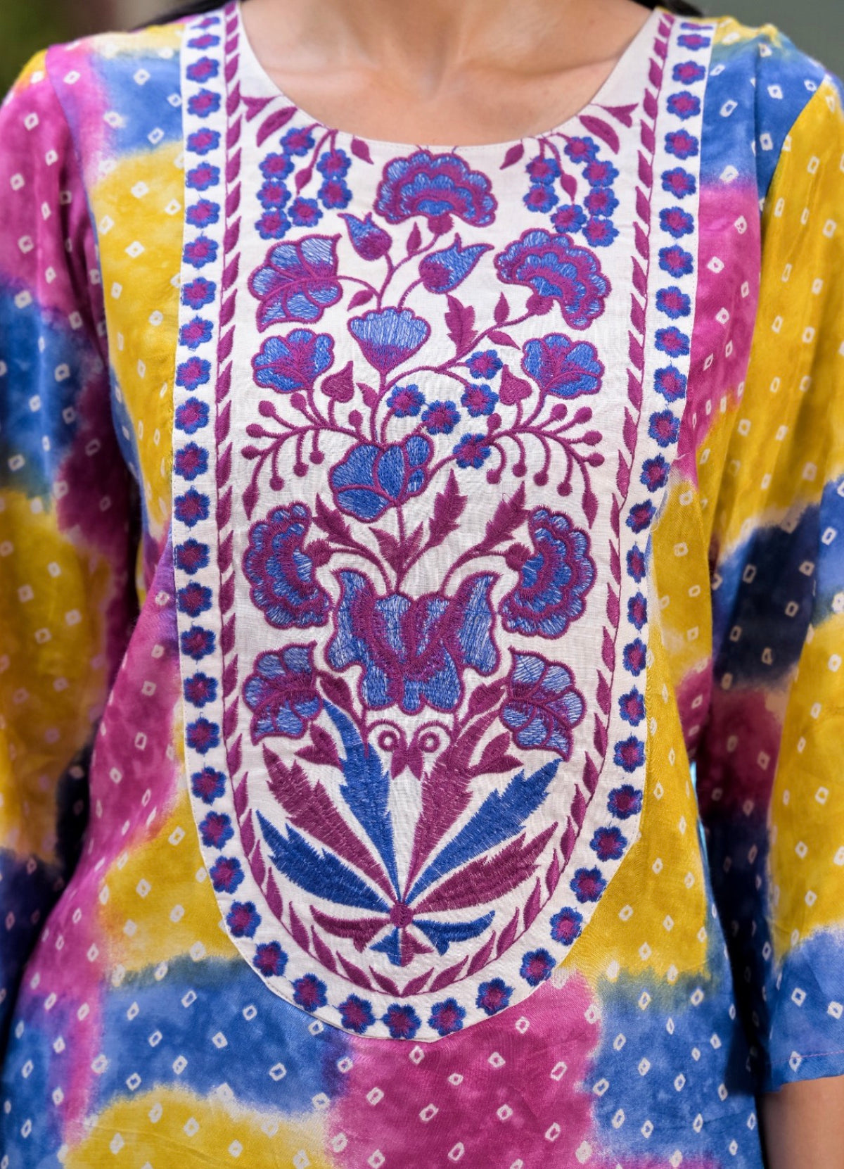 Prismatic bandhani artisanal farshi set