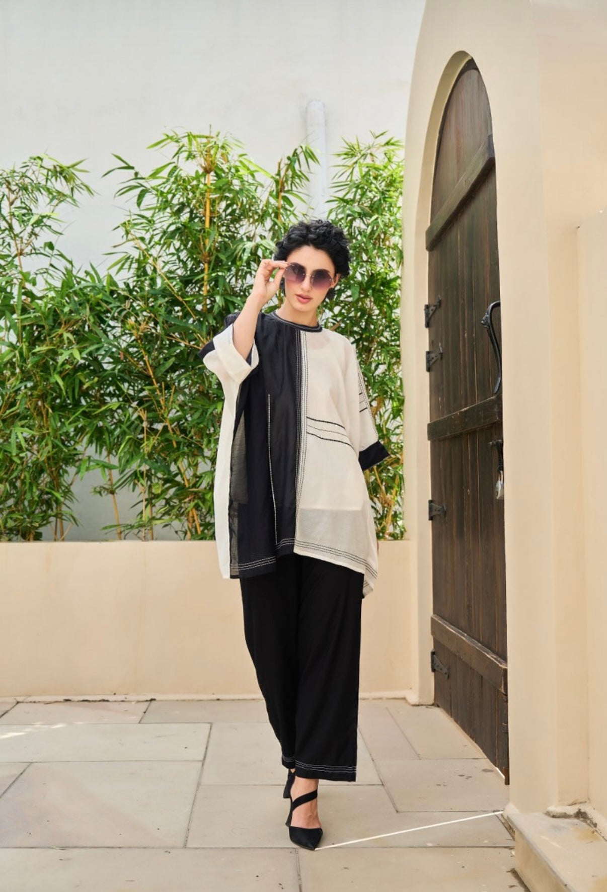 Yin & Yang Contemporary Set